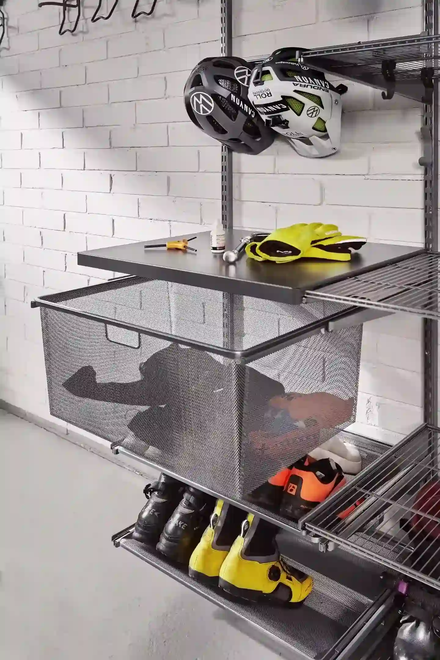 Elfa_Garage_Storage_Interior_Click-in_system_Classic_2021_12_4051